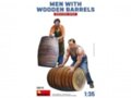 Miniart - Men with wooden Barrels, 1/35, 38070